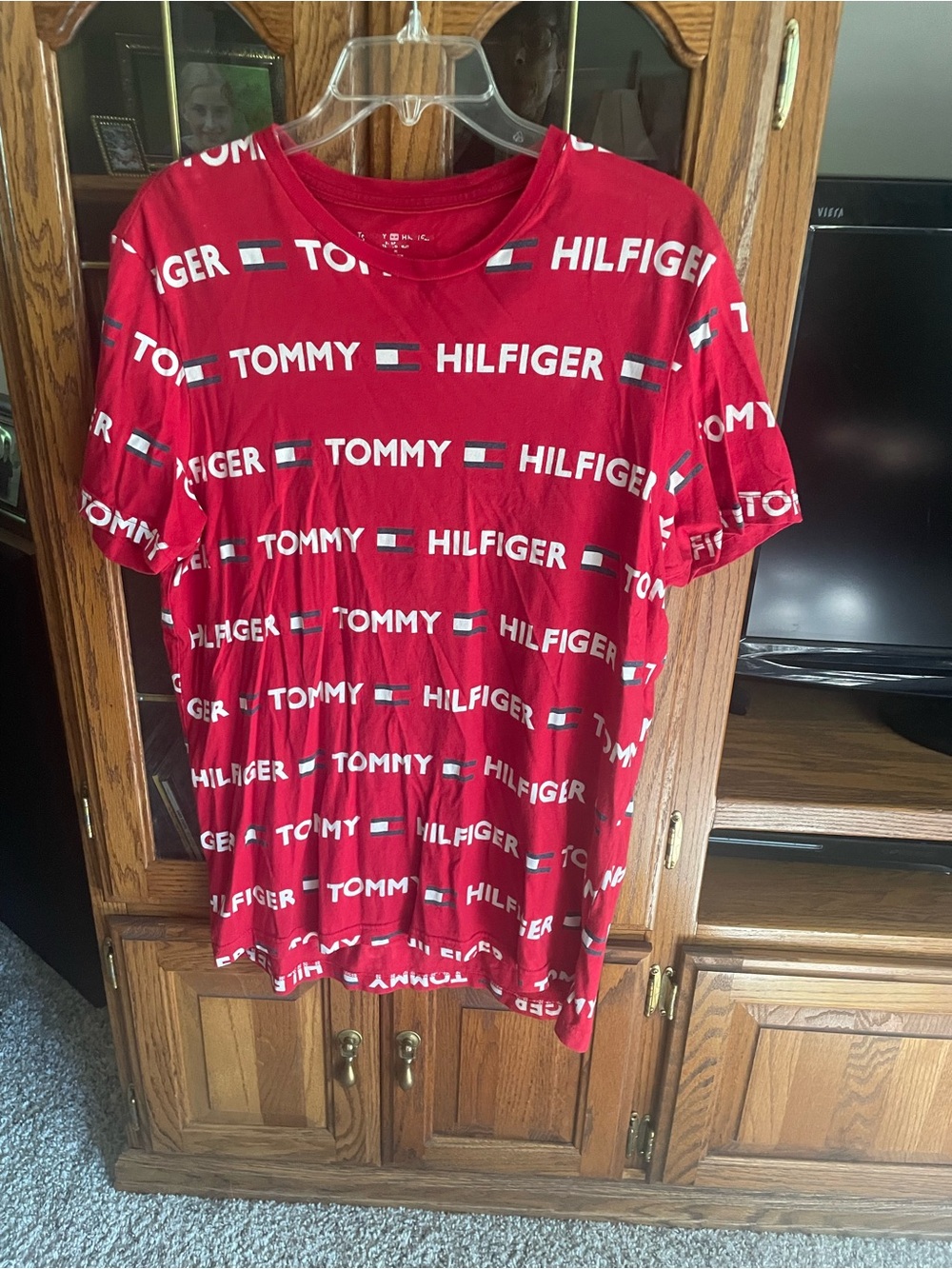Tommy Hilfiger men’s size lg. short sleeve, crew neck cotton t-shirt